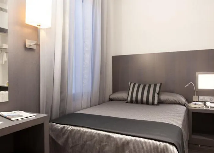 ダリア ランブラス 3* バルセロナ