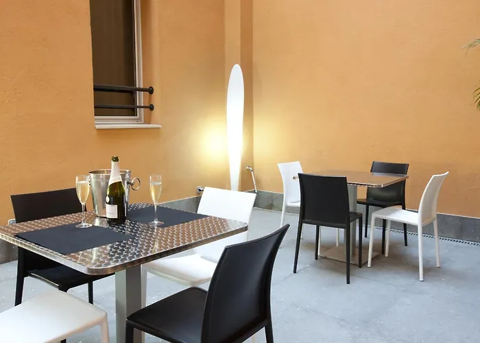 ダリア ランブラス ホテル